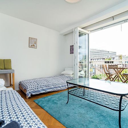 Central, Spacious, Modern 5 Bedrm Duplex W/Balcony Прага Екстериор снимка